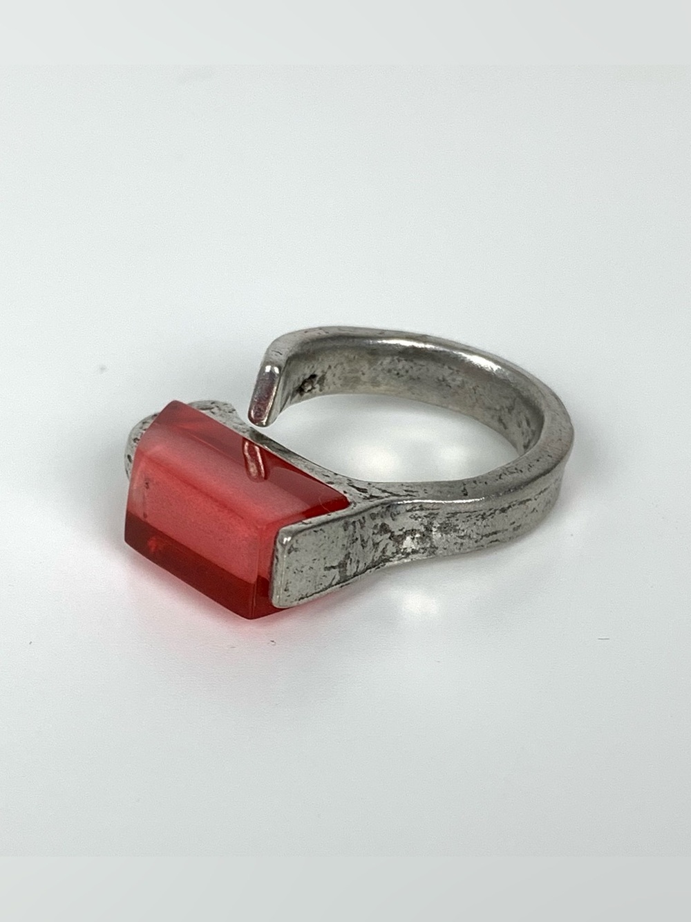 Anne Marie Chagnon Ring Pewter Adjustable Brutalist Vtg Red Accent Silver Tone